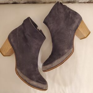 GORGEOUS Coclico Distressed Supple Suede Gray Booties 41 (US 10) Made In ITALY